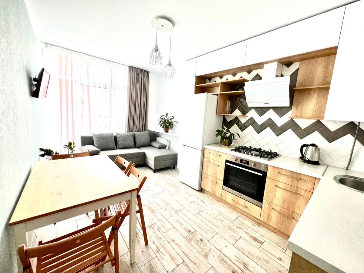Osapart Cozy Apartment In A Complex Semycvit Lviv Extérieur photo
