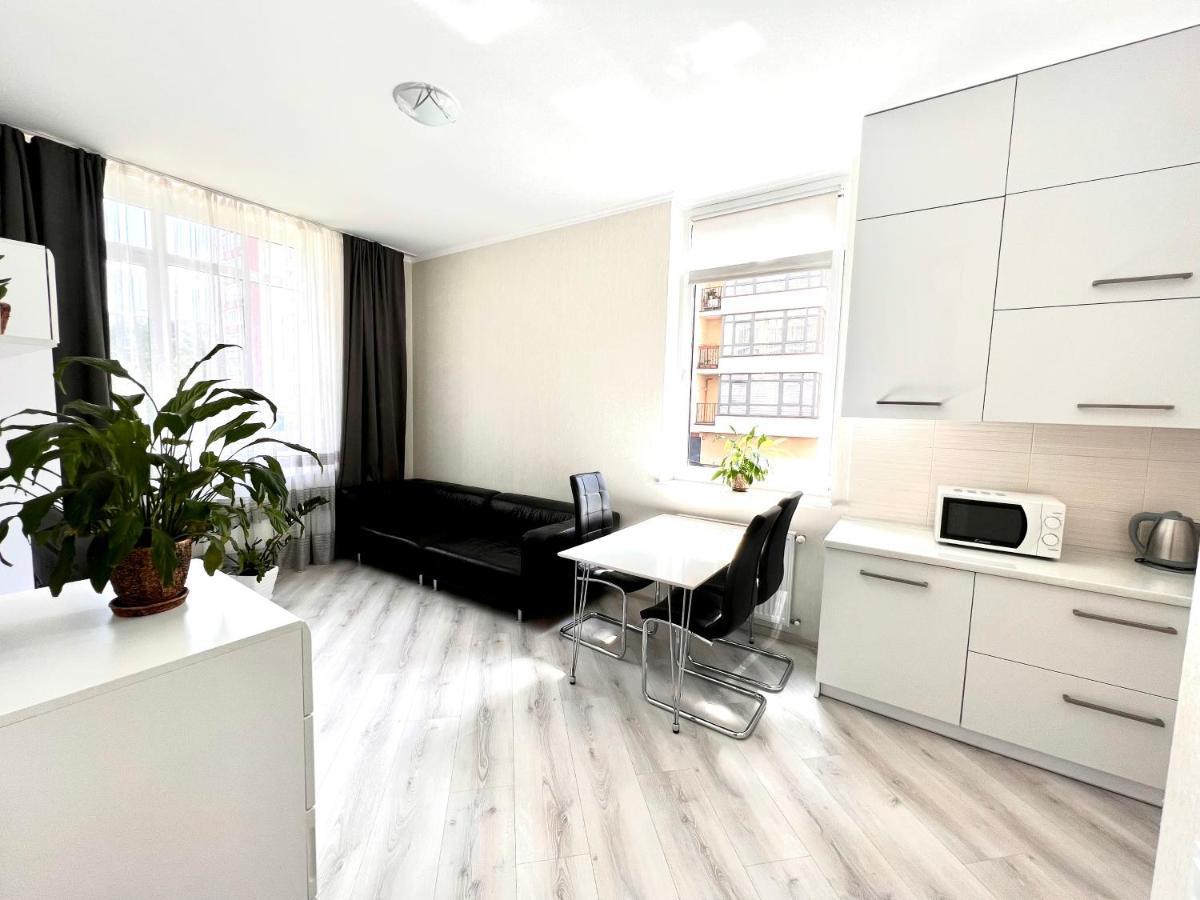 Osapart Cozy Apartment In A Complex Semycvit Lviv Extérieur photo