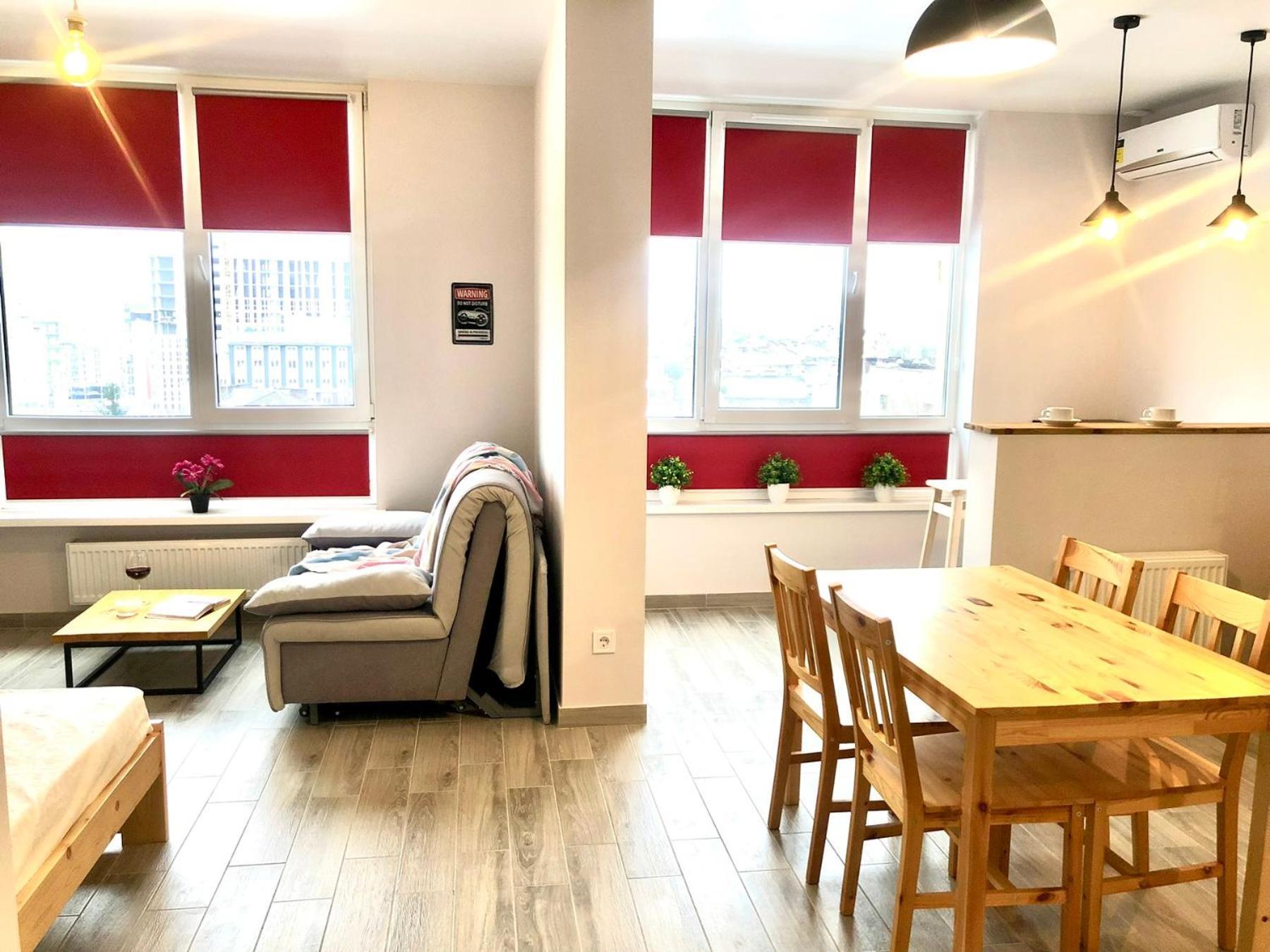 Osapart Cozy Apartment In A Complex Semycvit Lviv Extérieur photo
